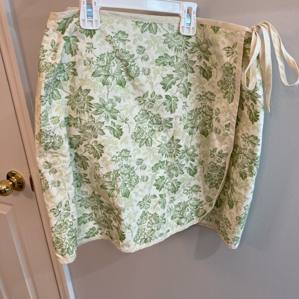 J. Crew green cotton floral mini wrap skirt size 8